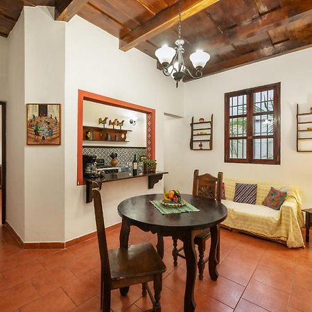 Casita Tumbergia Apartment Antigua Exterior photo